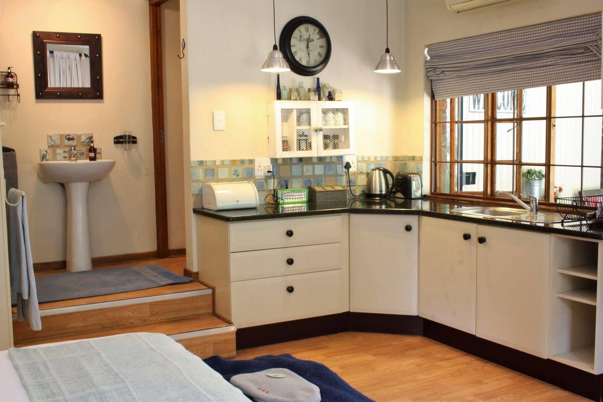 Babbling Brook Bed & Breakfast ピーターマリッツバーグ エクステリア 写真